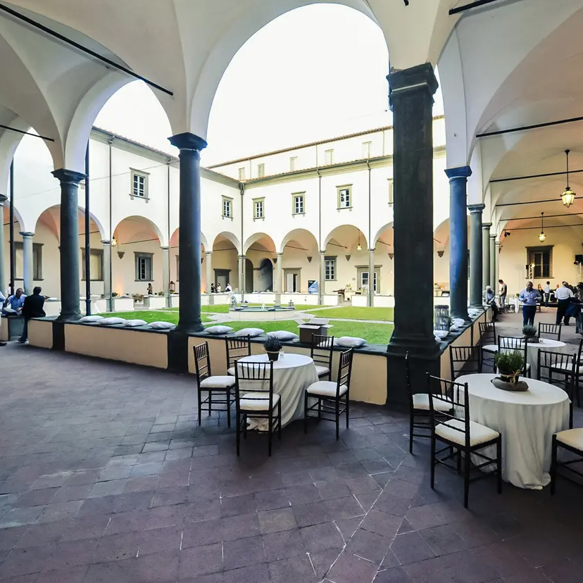 Lucca-Chiostro-Real-Collegio